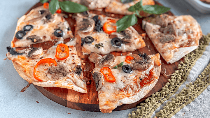 The Ultimate Crispy Tortilla Pizza: Air Fryer & Skillet Secrets